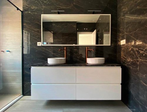 Diseño e instalación de tres baños modernos y funcionales