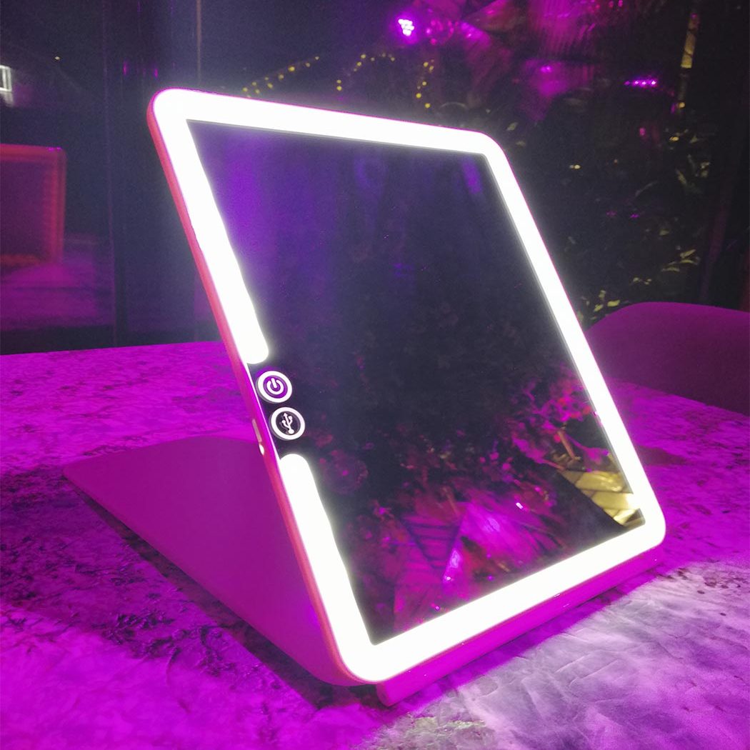 Espejo Con Luz Led Usb 19X25 Cm