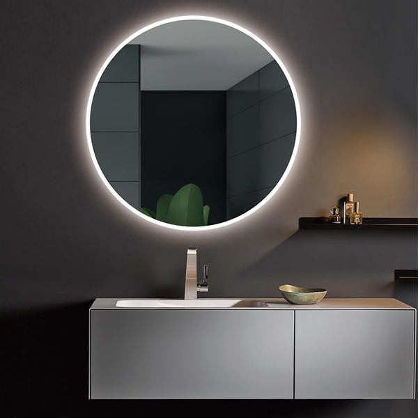Espejo retroiluminado tendencia decorativa en cuartos de baño